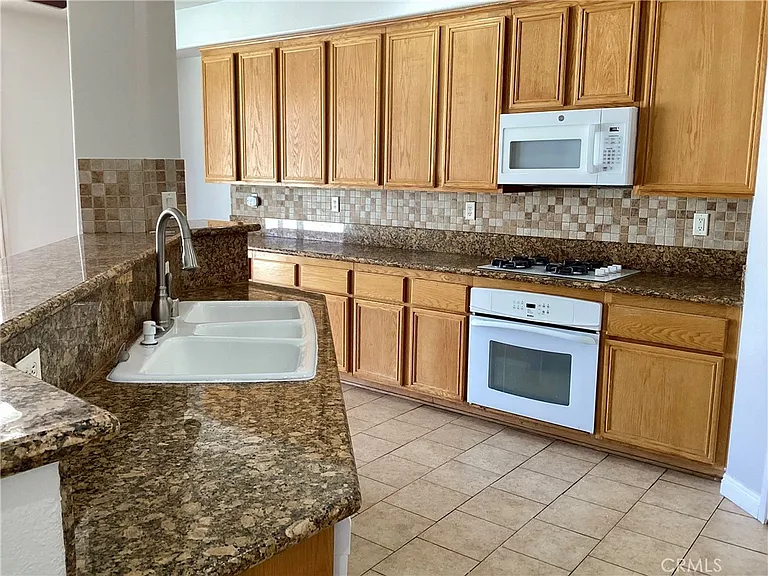 3537 Fairgreen Ln — Photo 9