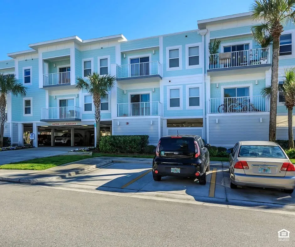 Surfside Apartments- 116 — Photo 2