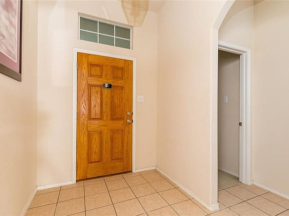 5th image of 1802 Foxbury Dr