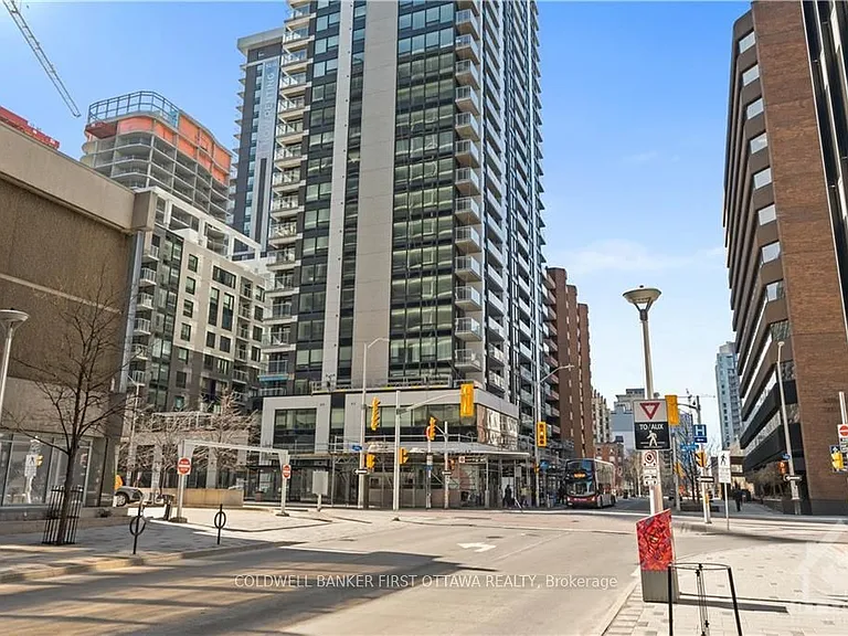 340 Queen St #1407 — Photo 1
