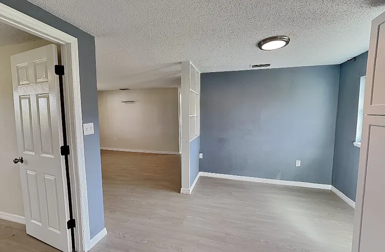 502 Dunbar Ave — Photo 5