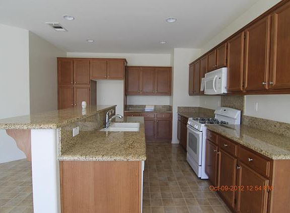 4th image of 29289 Whitewater Dr