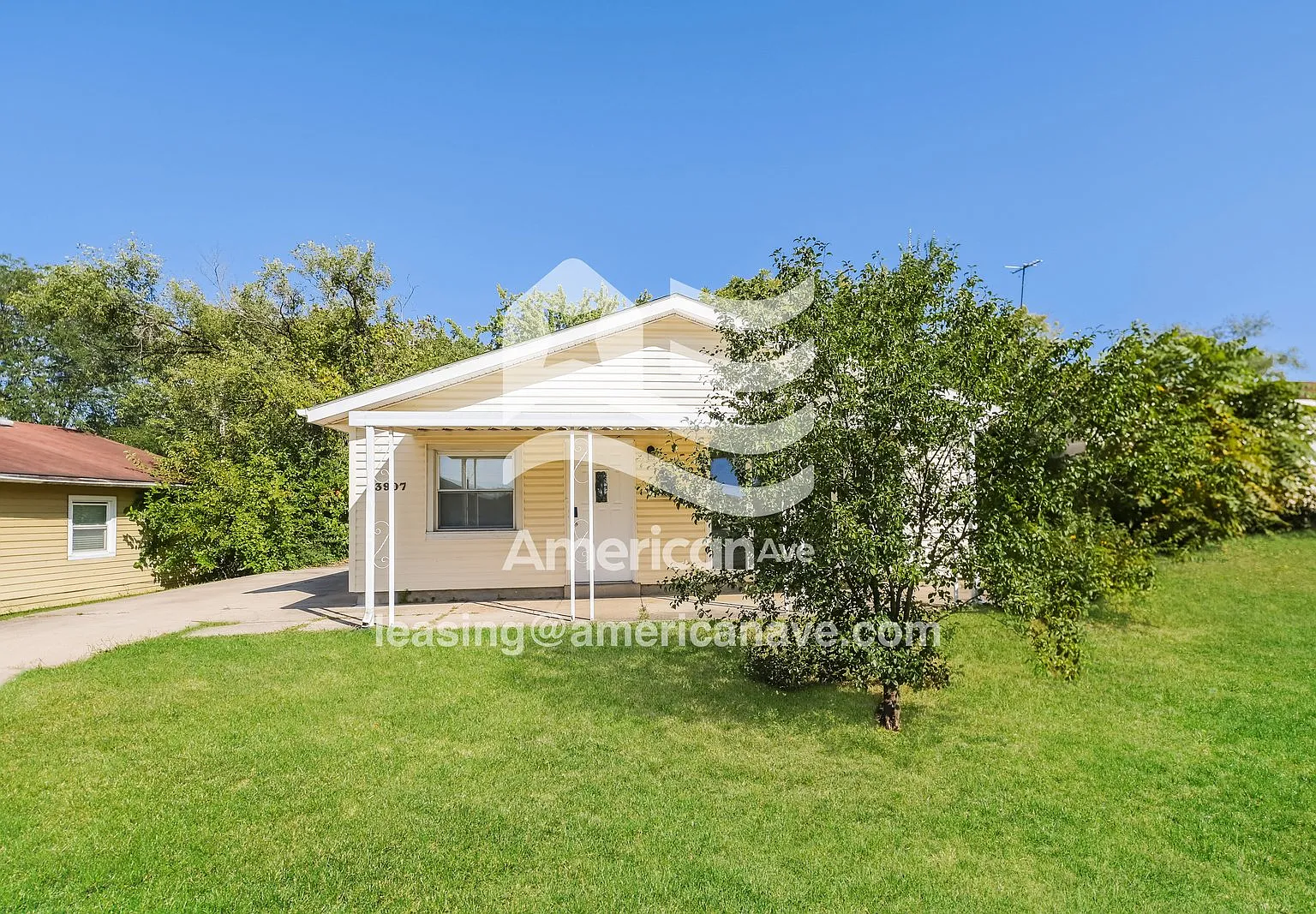 3 bed, 1.0 bath, 1040 sqft, $1,197 — Photo 1