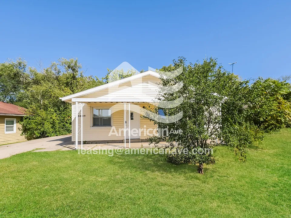 3907 Larkspur Dr