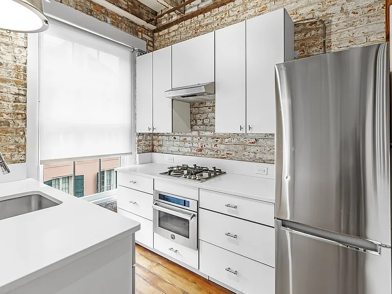 513 Conti St — Photo 3