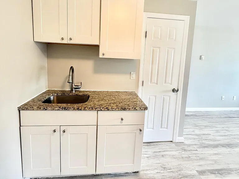 129 Cosey Beach Ave #B02 — Photo 3