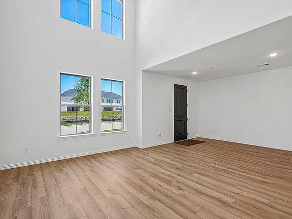 5th image of 4737 Skiles St