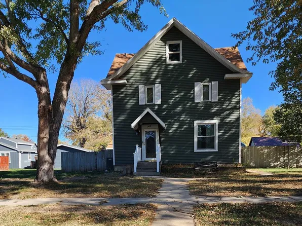 1408 11th St, Aurora, NE 68818