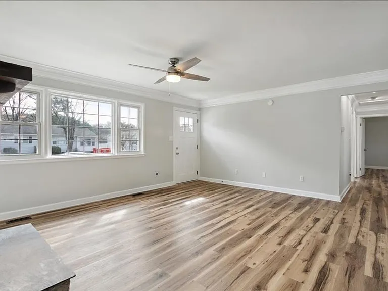 108 Tazewell Rd — Photo 2