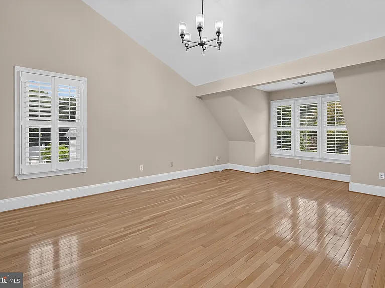 5402 Ashcomb Ct — Photo 22