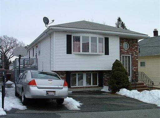 2nd image of 21 Jarvis St
