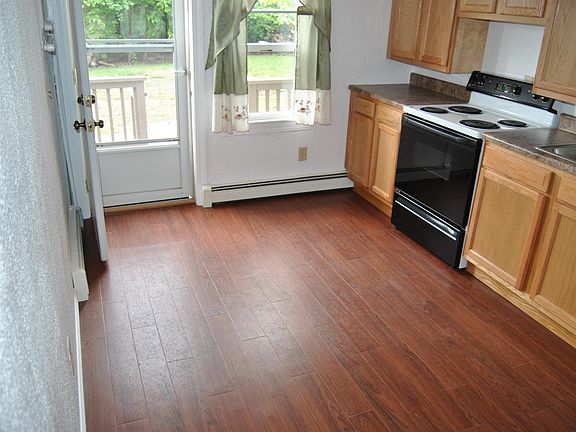 3rd image of 3011 Carrollton Rd