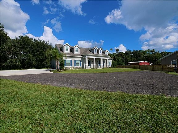 3rd image of 3120 Twin Palm Ct