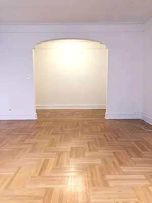 Rented by Kew Forest Realty Inc | media 2