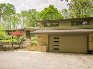 900 W Laramie Ln, Bayside, WI 53217