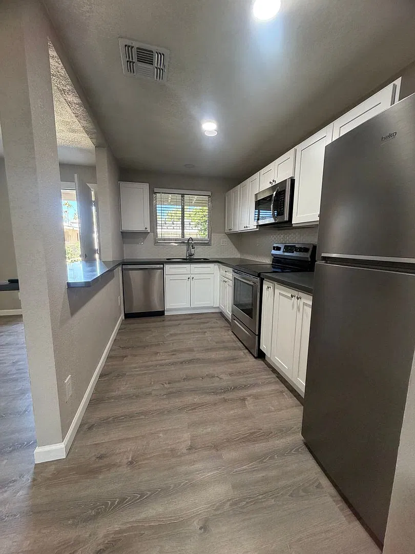 Biltmore District - Renovated Apartment Homes! — Photo 3
