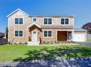 18 Perry Ave, Middletown, RI 02842