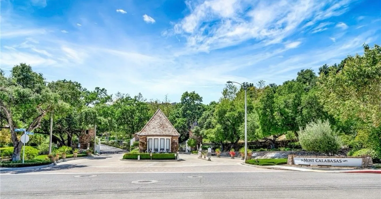 5711 Lyon Ct — Photo 4