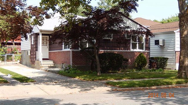 1st image of 1231 E 100th St