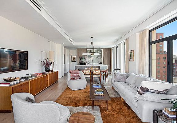 5th image of 181 28th St Unit 1402