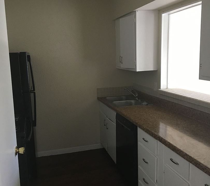 1st image of 457 Eldon Dr APT 2