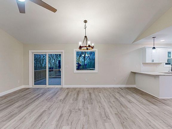 4th image of 146 Larch Dr
