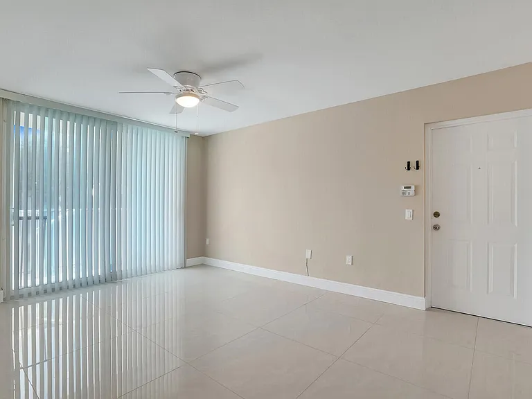 611 Villa Cir — Photo 6