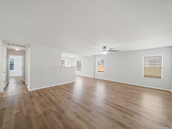 4th image of 2668 HUNT ST