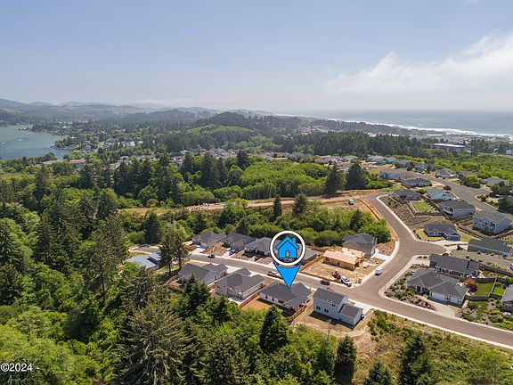 2nd image of 2701 NE 55th Pl