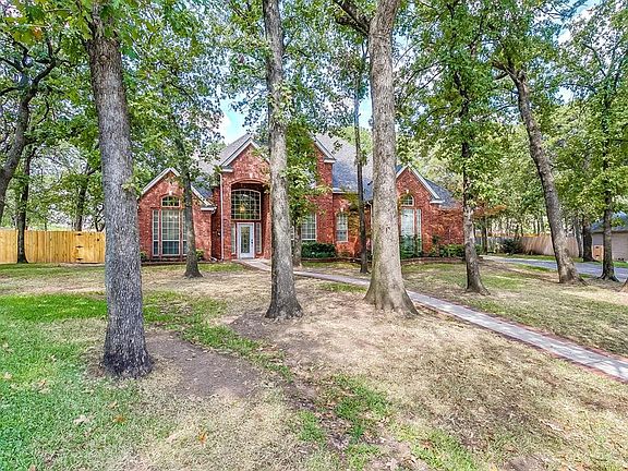 2nd image of 2904 Knight Ct
