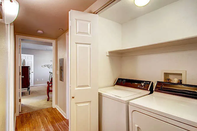 Miramont Apartments — Photo 46