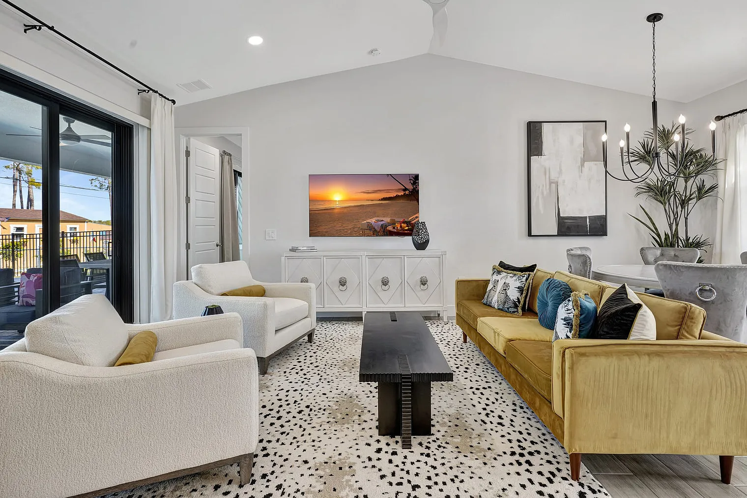 4 bed, 2.0 bath, 1786 sqft, $7,877 — Photo 1