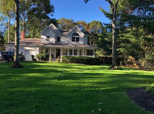 15 Springbriar Ln, Centereach, NY 11720