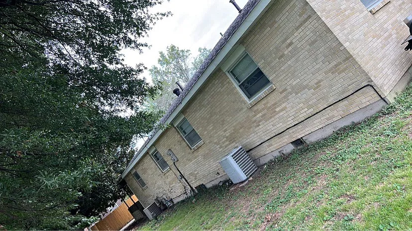 2 bed, 1056 sqft, $900 — Photo 2