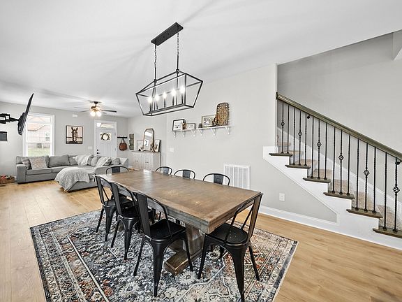 5th image of 1085 Harrison Way