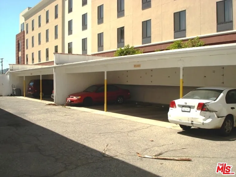 5641 N Halbrent Ave #10 — Photo 12
