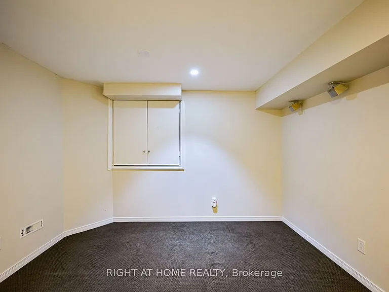 842 Luxton Dr — Photo 34