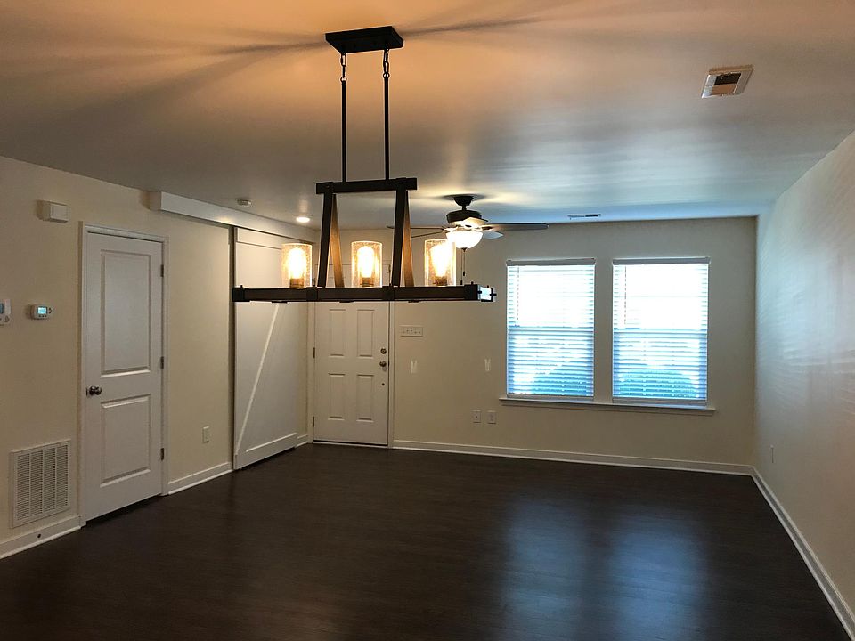 Family Room & Dinning Area