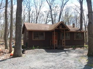 140 Heritage Dr, Lackawaxen, PA 18435