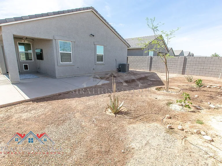 1673 N Wrigley Dr — Photo 40