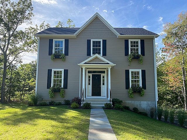 1st image of 5 Isabella Ct