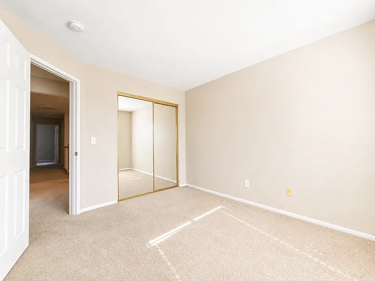 686 Jay Ct — Photo 16