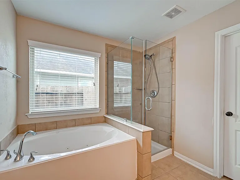 6402 Black Bamboo Ln — Photo 23