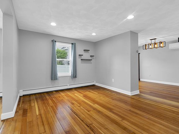 3rd image of 102 Orange St