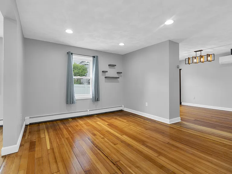 102 Orange St — Photo 15