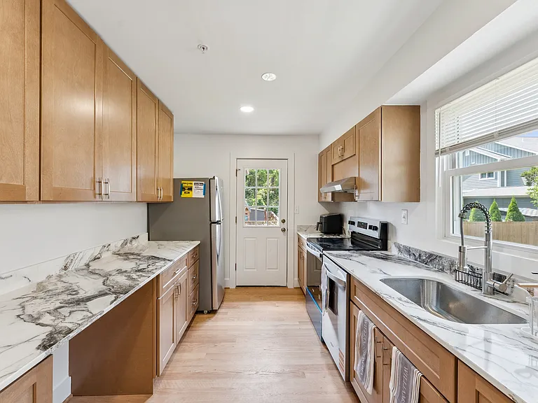 4711 Norwich Rd — Photo 3