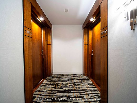 4th image of 10 Northtown Way #1812