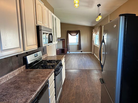 Side door into kitchen