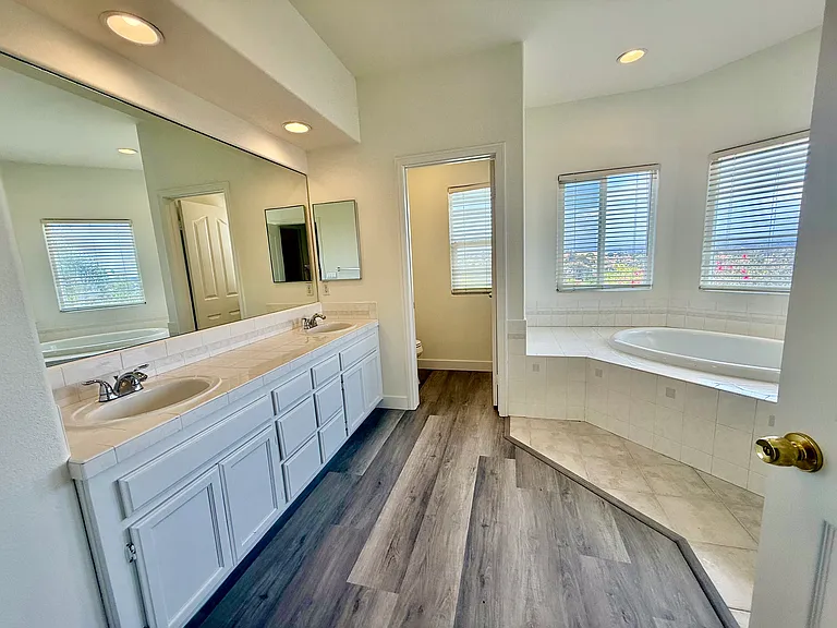 401 Hickoryhill Dr — Photo 18