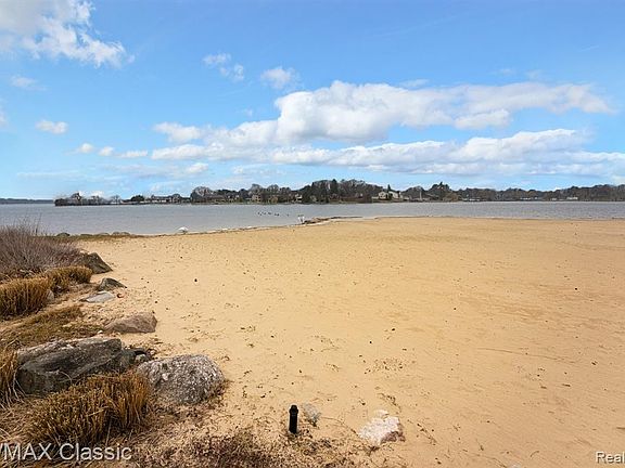 3rd image of 3565 Port Cove Dr #82-1